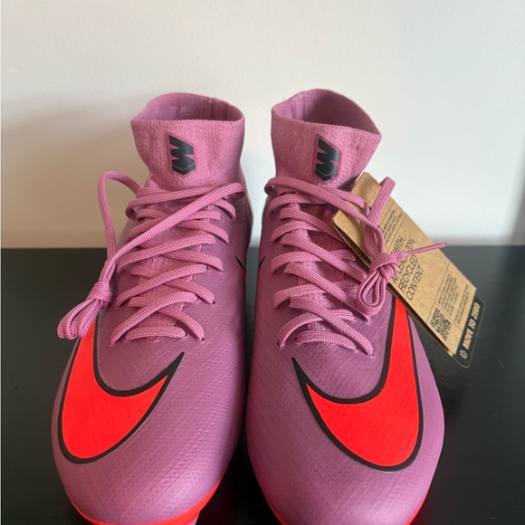 Athletic_Shoes